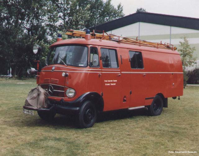 Mercedes Feuerwehrfahrzeug