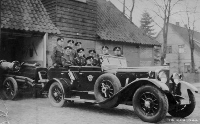 Gruppenbild im PKW 1945